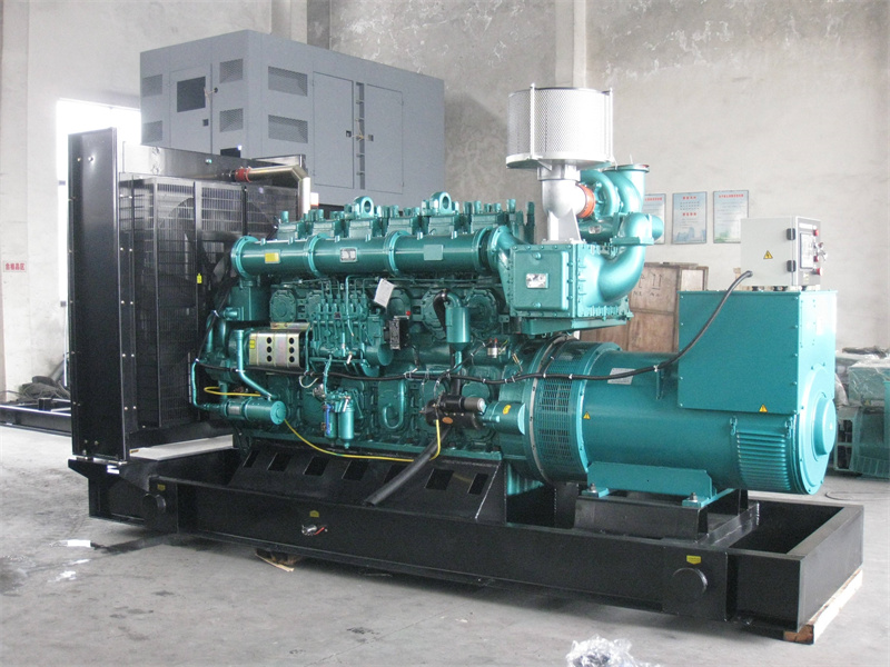 常德200KW 柴油发电机的油耗是多少？