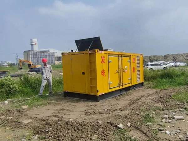 常德200KW柴油发电机机组每小时的油耗量受哪些因素影响？